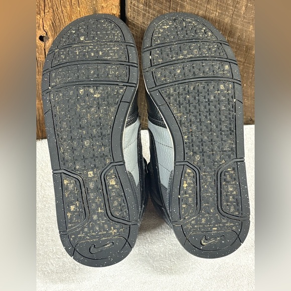 Nike Boys SB Mogan 2 645025-002 Black Gray Red Mid-Top Sneaker Shoes Size 7Y - Picture 7 of 7